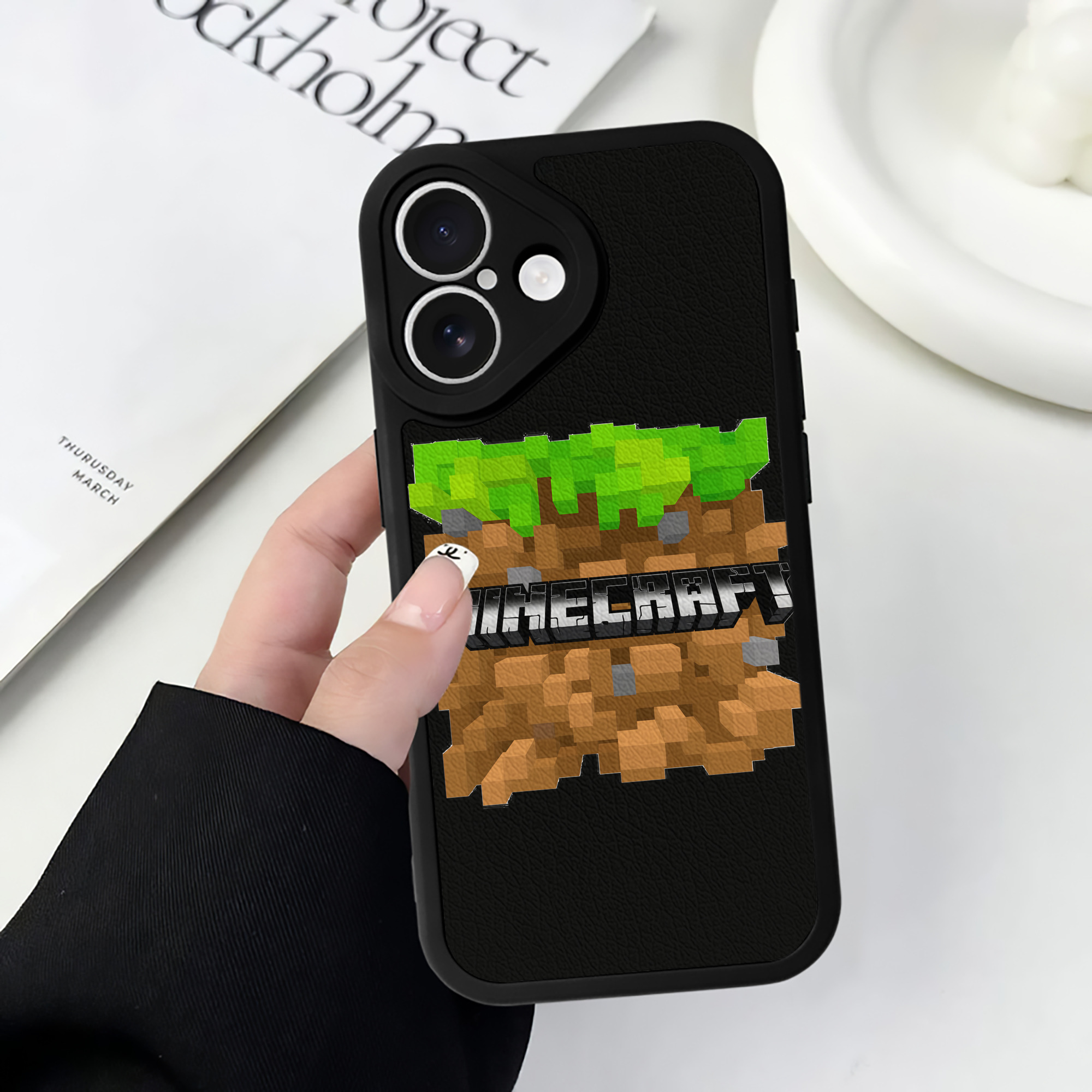 （画像用） マインクラフト ブロックの世界 Minecraft MC Block world 【iPhone 16シリーズ対応】シリコンスマホケース（レザー調） 材質：シリコン